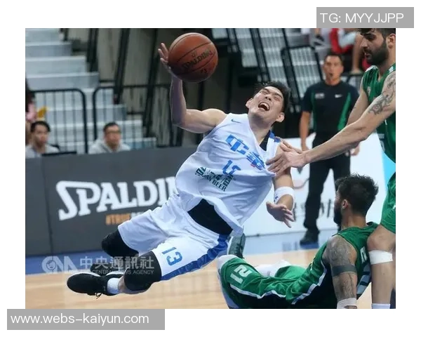 伊拉克与加拿大在琼斯杯的激烈对决展现篮球魅力与国际友谊 伊拉克与加拿大在琼斯杯的激烈对决展现篮球魅力与国际友谊